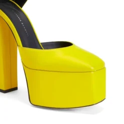 BEBE-Yellow-Sandals -Nuvella Shop E060009019 E 1 1
