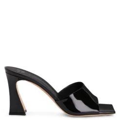 SOLHENE-black-Sandals