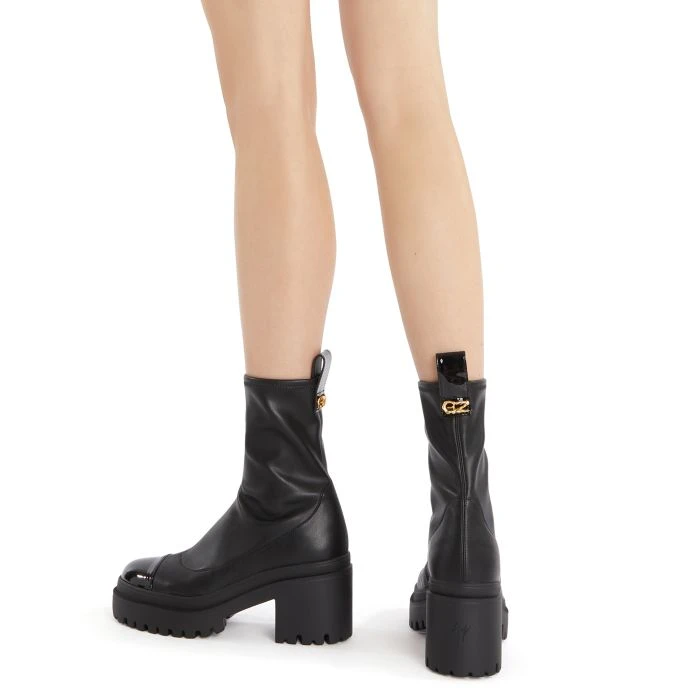 VICENTHA-Black-Boots 2 VICENTHA-Black-Boots - Image 2